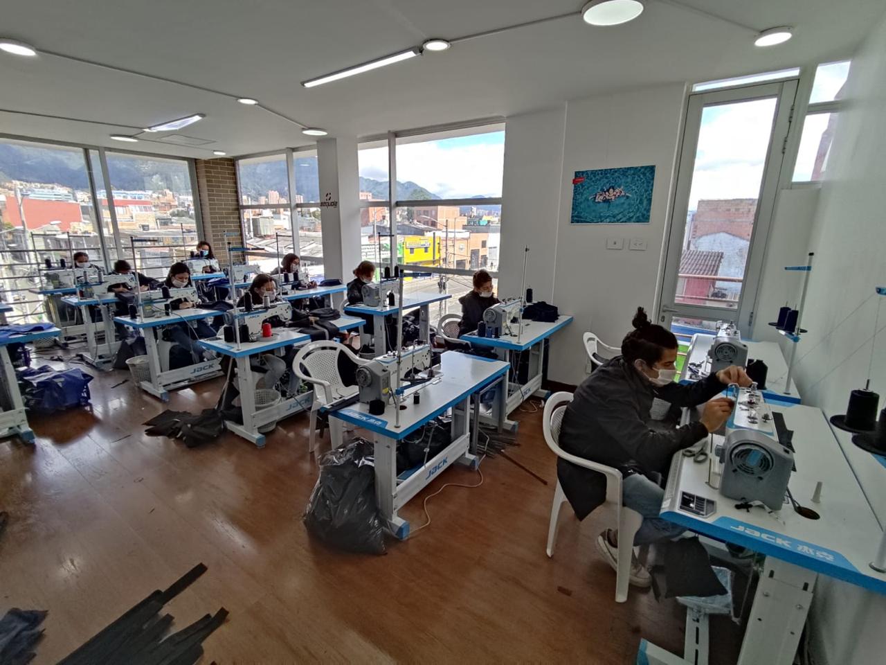 Área de confección con vista panorámica a Bogotá